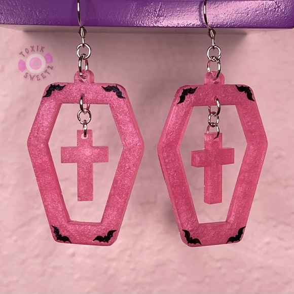 Dead Inside Drop Earrings - Picture 1 of 4